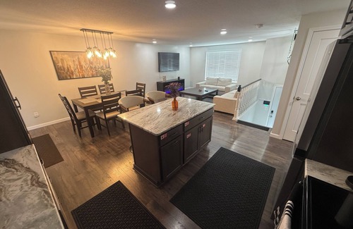 Toledo House | Charming 2-bedroom house in delightful Toledo Ohio