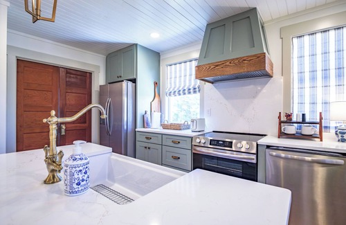 Maryville Cottage | Charming 2-bedroom + Loft cottage in Maryville Tennessee