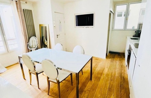 Saint-Vincent-de-Paul Apartment | Charming 2-bedroom loft in brilliant Paris next to Gare du Nord Montmartre