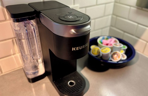 Hamilton House | Charming 2 bedroom, south side Hamilton home!