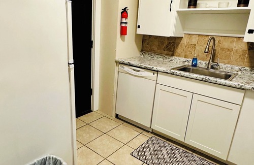 Highlands - Perkins Condo | Charming 2-Bedroom Condo in Baton Rouge close to LSU and Downtown