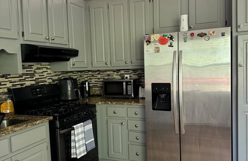 Douglasville House | Charming 2-bedroom house in lovely Douglasville with AC, WiFi