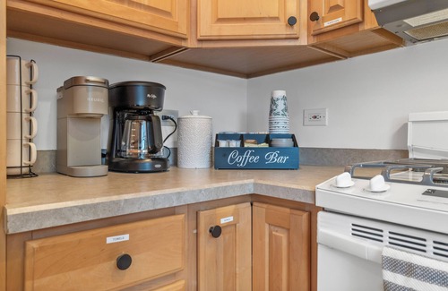 Salem Lakes House | Charming 2-bedroom Lake House Directly on Cross Lake