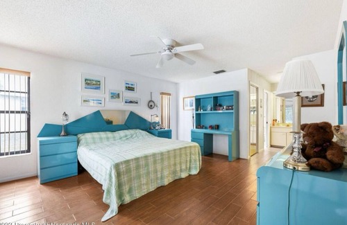 Spring Hill House | Charming 2-bedroom house with WiFi, AC and pool in welcoming Spring Hill