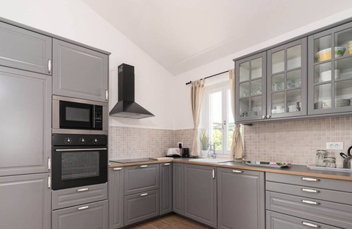 Farini Villa | Charming 2-Bedroom Villa with private heatable pool