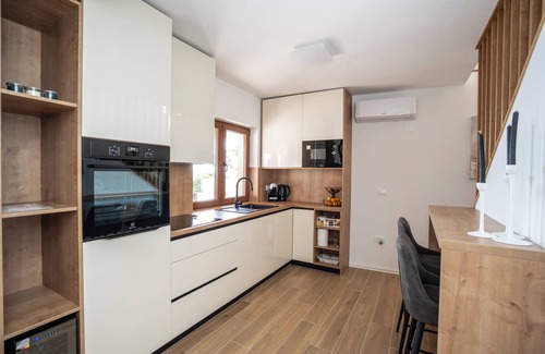 Zubovici Villa | Charming 2-bedroom Villa Kamia with heated swimming pool in fabulous Zubovići