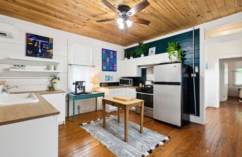 Roseland Terrace Historic District House | Charming 2 br located near LSU & other amenities. WIFI included. Pet Friendly.