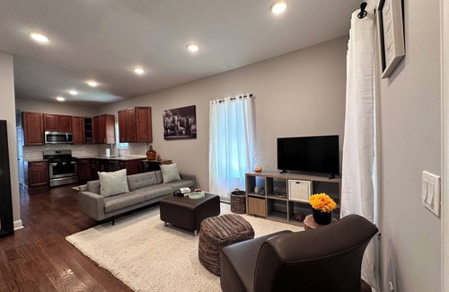 Rahway House | Charming 2bedroom Apt walking distance to Downtown Rahway & Train Station to NYC