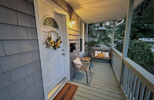 Rahway House | Charming 2bedroom Apt walking distance to Downtown Rahway & Train Station to NYC