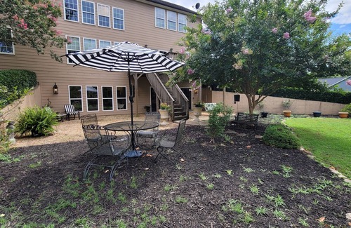 Hoschton Villa | Charming 2bedroom villa in the terrace level of the host home,Completely private