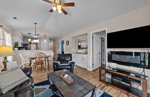 Carolina Forest Condo | "Charming 2Br/2Ba condo with pools and tennis in gated community!"