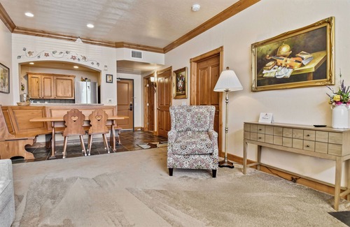 Zermatt Villa | Charming 2BR Midway Villa~Pool, Tubing, Skiing, Golfing Villa 2057-2