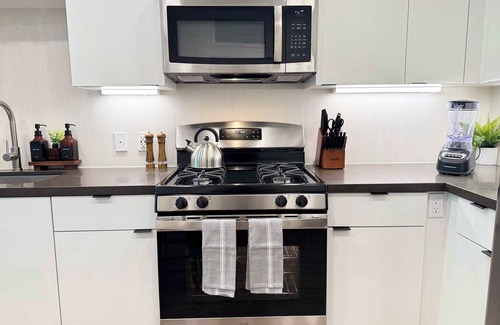 Lyon Street Apartment | Charming 2BR Retreat W/Pool&Gym near Disneyland