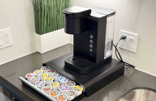 Lyon Street Apartment | Charming 2BR Retreat W/Pool&Gym near Disneyland