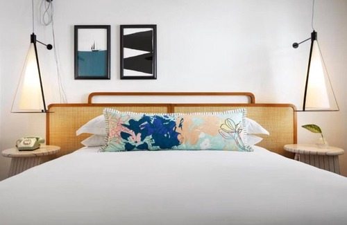 Old Town Hotel | Charming 2BR Stay, Ella’s | Garden Retreat w/Pool Access and Free Breakfast!