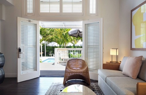 Old Town Hotel | Charming 2BR Stay, Ella’s | Garden Retreat w/Pool Access and Free Breakfast!