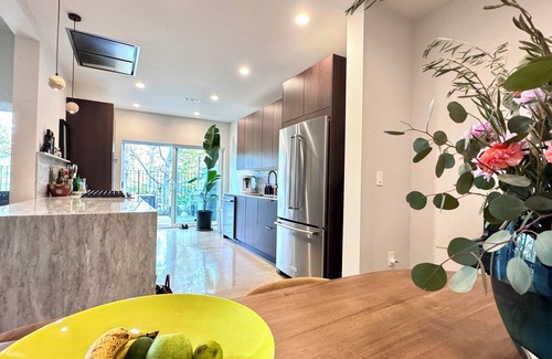 Thousand Oaks House | Charming 3-bdrm house, with gorgeous deck in Westlake Village