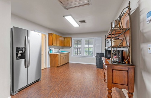 Montverde House | Charming 3-bdrm house. Spacious yard, plenty of parking, & a peaceful setting.