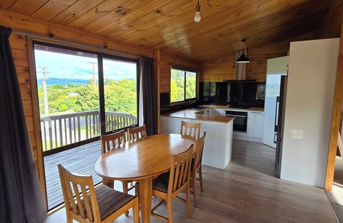 Pukehangi House | Charming 3-bedroom house, close to all amenities, Redwoods, city and attractions
