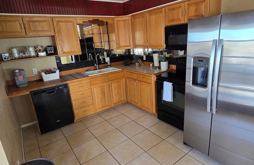 Safford House | Charming 3 bed 3 bath home with stunning views of Mt Graham and valley below.