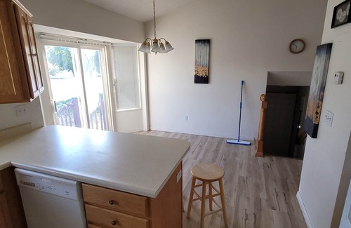 Salt Lake City House | Charming 3-bedroom 2 Bathrooms, Living room -Kitchen