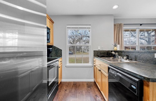 Lacy-Lakeview House | Charming 3-bedroom home in Waco!