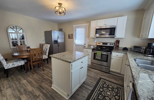 Mineral Bluff Cottage | Charming 3-bedroom pet-friendly cottage with fenced-in yard in Blue Ridge Mtns