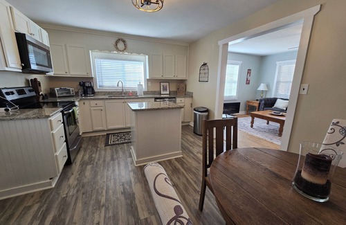 Mineral Bluff Cottage | Charming 3-bedroom pet-friendly cottage with fenced-in yard in Blue Ridge Mtns