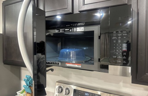 Odessa House | Charming 3-bedroom, 6 beds, 2 bathroom, house with AC and WiFi in awesome Odessa