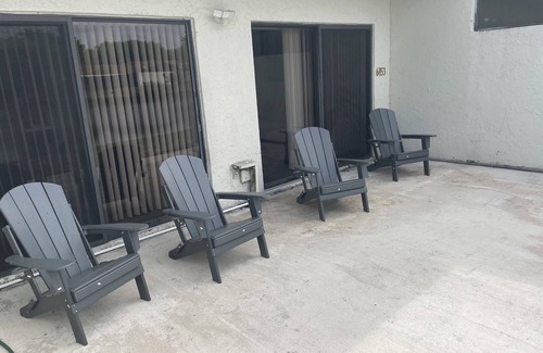 Miramar House | Charming 3 bedroom and 3 Full bathroom centrally Located in South Florida!