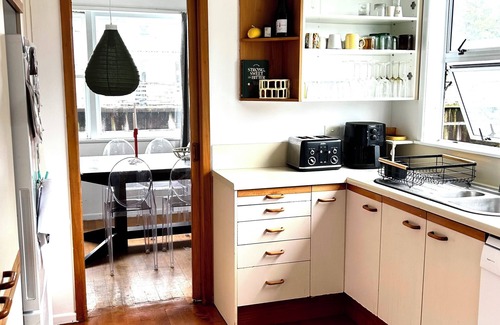 Otumoetai House | Charming 3-Bedroom Bungalow near CBD & the Mount