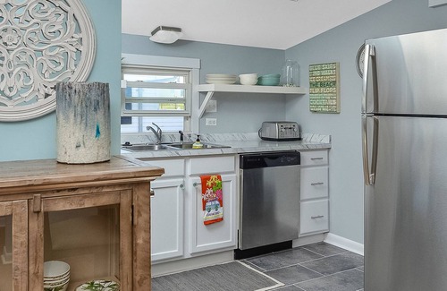 Ocean City Cottage | Charming 3 Bedroom Cottage in Downtown Ocean City Close to Boardwalk!