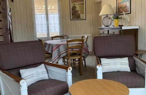 Jullouville Cottage | Charming 3-Bedroom House near the Beach with Private Garden, WiFi, and Modern Amenities