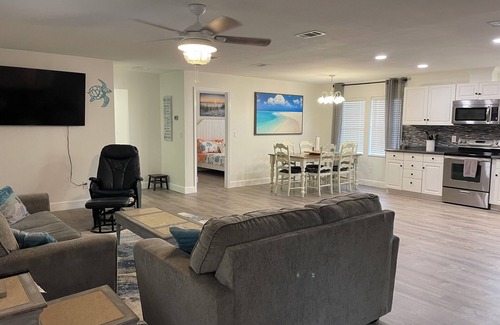 Carrabelle House | Charming 3-bedroom house with WiFi, AC in welcoming Carrabelle