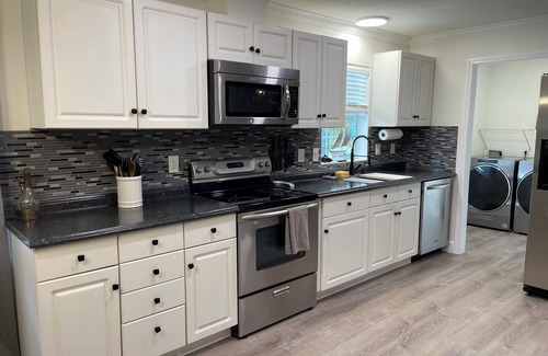 Carrabelle House | Charming 3-bedroom house with WiFi, AC in welcoming Carrabelle