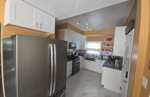 St. Bernard House | Charming 3-bedroom house in enchanting Cincinnati with AC Heat washer and dryer