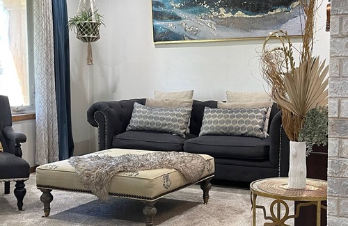 Oak Forest House | Charming 3-bedroom house with fitness equipment in lovely Oak Forest