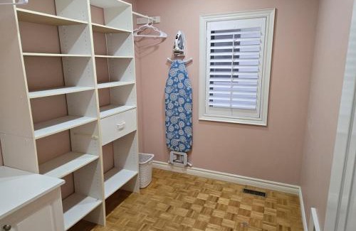 Lakeview House | Charming 3 Bedroom home near the lake