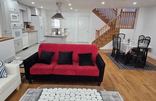 Lakeview House | Charming 3 Bedroom home near the lake