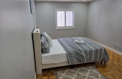 Lakeview House | Charming 3 Bedroom home near the lake