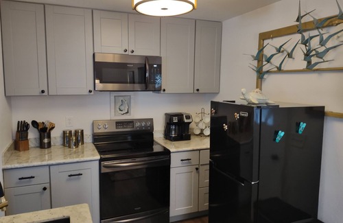 West Pensacola House | Charming 3-bedroom house in lovely Pensacola. 15 minutes to beaches