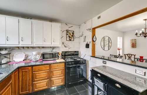 Royal Oak House | Charming 3-bedroom house with AC and WiFi in Royal Oak