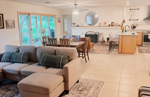 Corrales House | Charming 3-bedroom house with King Suite in Corrales