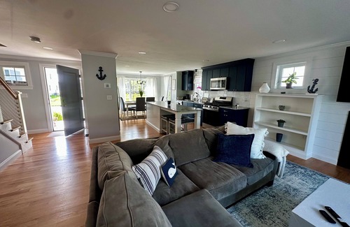 Manomet House | Charming 3-bedroom house with AC, steps to White Horse Beach, Plymouth MA