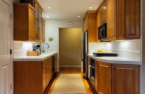 Willow Glen House | Charming 3-bedroom house in fabulous Willow Glen neighborhood