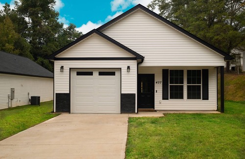 Woodruff House | Charming 3-bedroom house in Woodruff with Garage and Fenced Yard