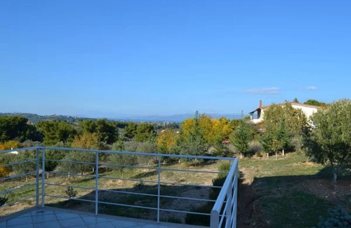 Oropos House | Charming 3-bedroom house in lovely Oropioi with AC