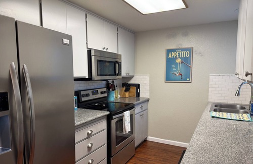 Modesto House | Charming 3-bedroom house in delightful Modesto with AC