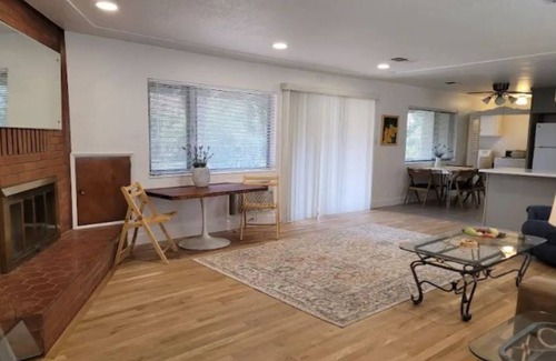 Redding House | Charming 3-bedroom house in welcoming Redding with WiFi, AC