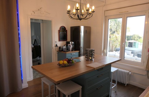 Crozon Villa | Charming 3-bedroom house with sea view and spa, close to shops and restaurants